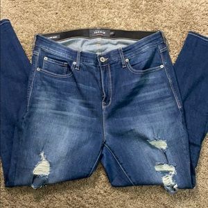 Torrid Sky High Skinny Jeans in 16R